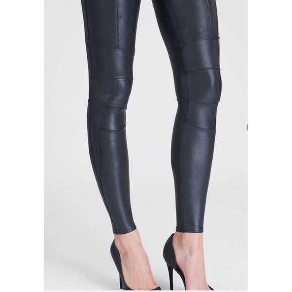 SPANX Women’s Black Faux Leather Hip Zip Leggings M New $128 - Picture 2 of 14
